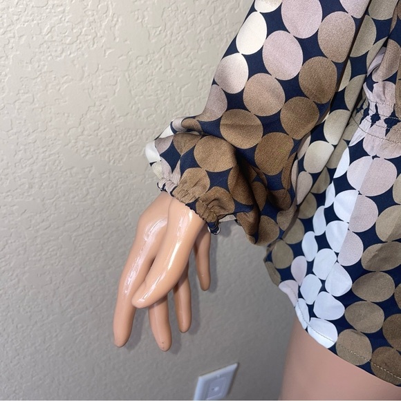 Ellen Tracy Long Sleeve TOP Blouse Large Brown Yellow Geometric Dots Crew SZ XL - Picture 5 of 13